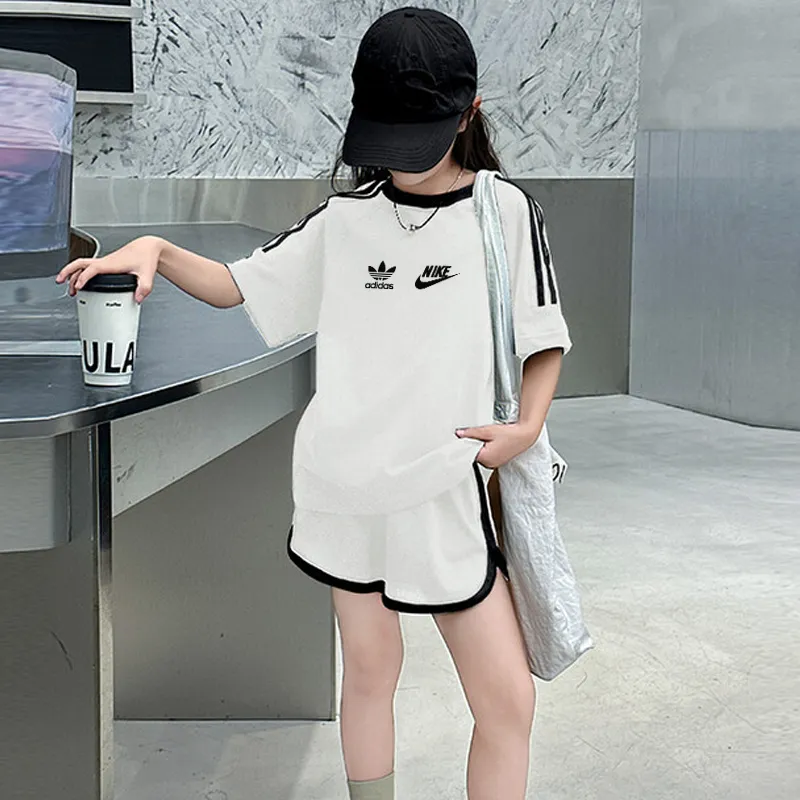 【100-150cm】高級感 人気上昇中 カジュアル ファッション 2色選べる ゆったり オーバーサイズ Ｔシャツ