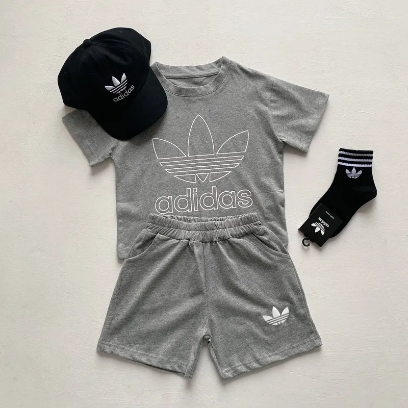 【90-160cm】二点セット 爆売れ中 カジュアル シンプル スポーティー 半袖Ｔシャツ＋ショートパンツ セットアップ