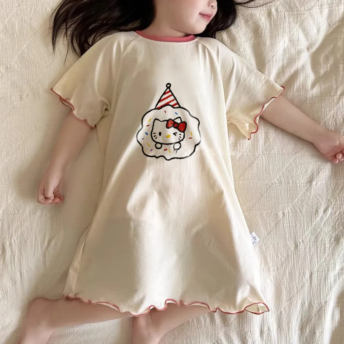 【100-160cm】好感度100％  リラックスタイムにもぴったり 可愛い カートゥーン 女の子 パジャマ