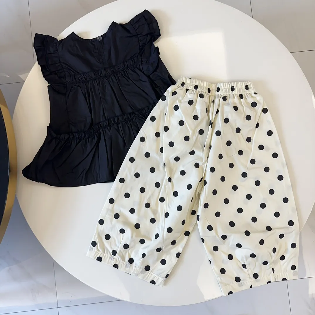 【90-140cm】二点セット おしゃれキッズ必見 可愛い 高見え 女の子 半袖Ｔシャツ＋パンツ セットアップ