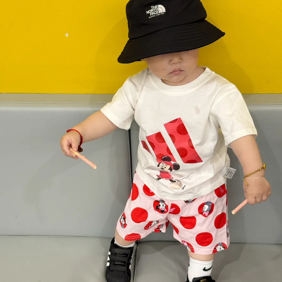 【80-130cm】二点セット 存在感抜群 売れ筋  スタイリッシュ 半袖Ｔシャツ＋ショートパンツ セットアップ