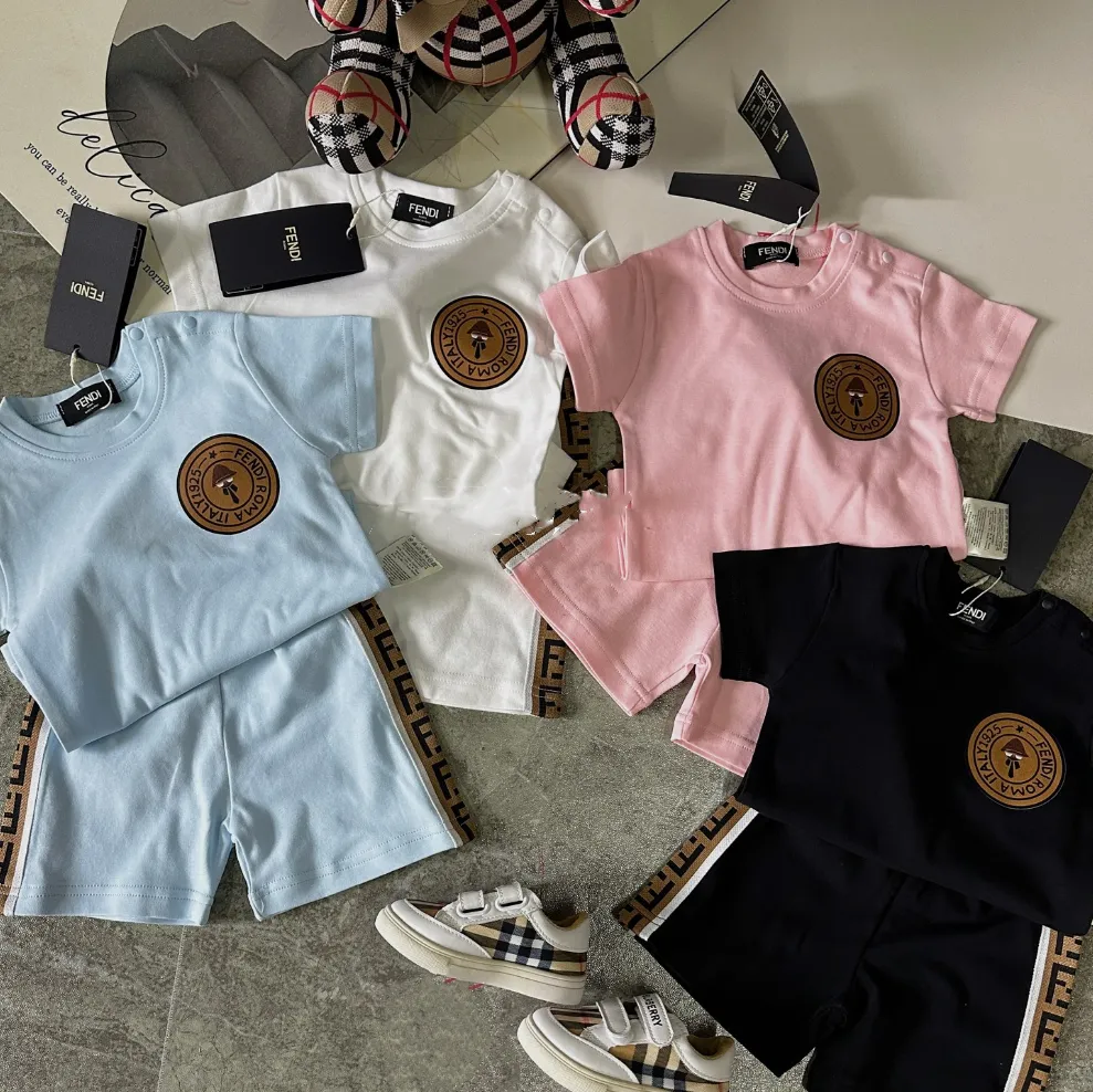 【66-110cm】二点セット 絶対欲しい 高品質 カジュアル 快適 半袖 Ｔシャツ＋ショートパンツ セットアップ