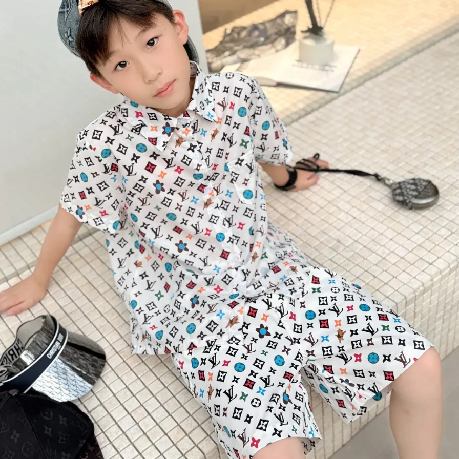 【100-165cm】デザイン満点 高見え トレンド 通気性抜群  クール 男の子 半袖シャツ/ショートパンツ