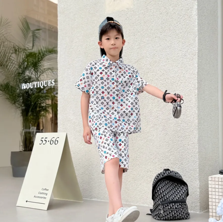 【100-165cm】デザイン満点 高見え トレンド 通気性抜群  クール 男の子 半袖シャツ/ショートパンツ
