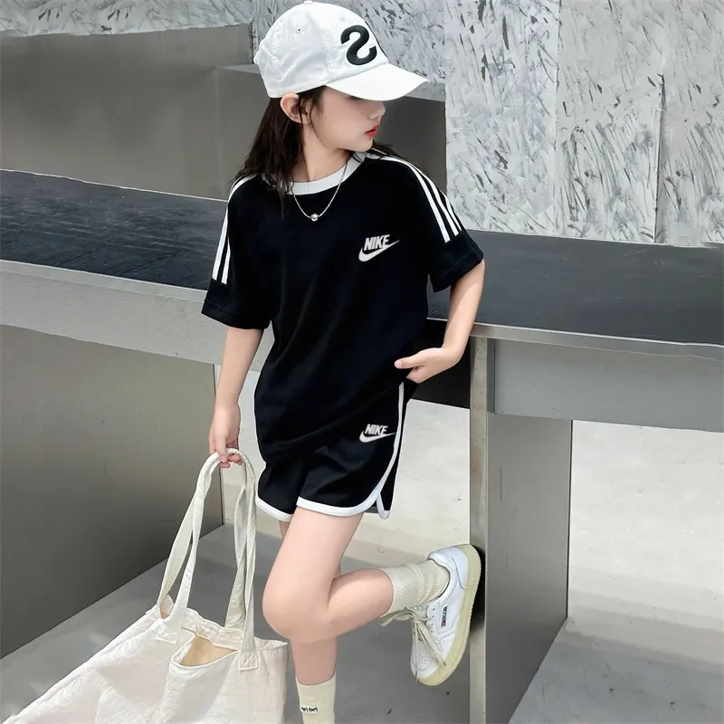 【90-160cm】二点セット 単品注文OK 爆売れ中 スポーティ 女の子 半袖 Ｔシャツ＋ショートパンツ セットアップ