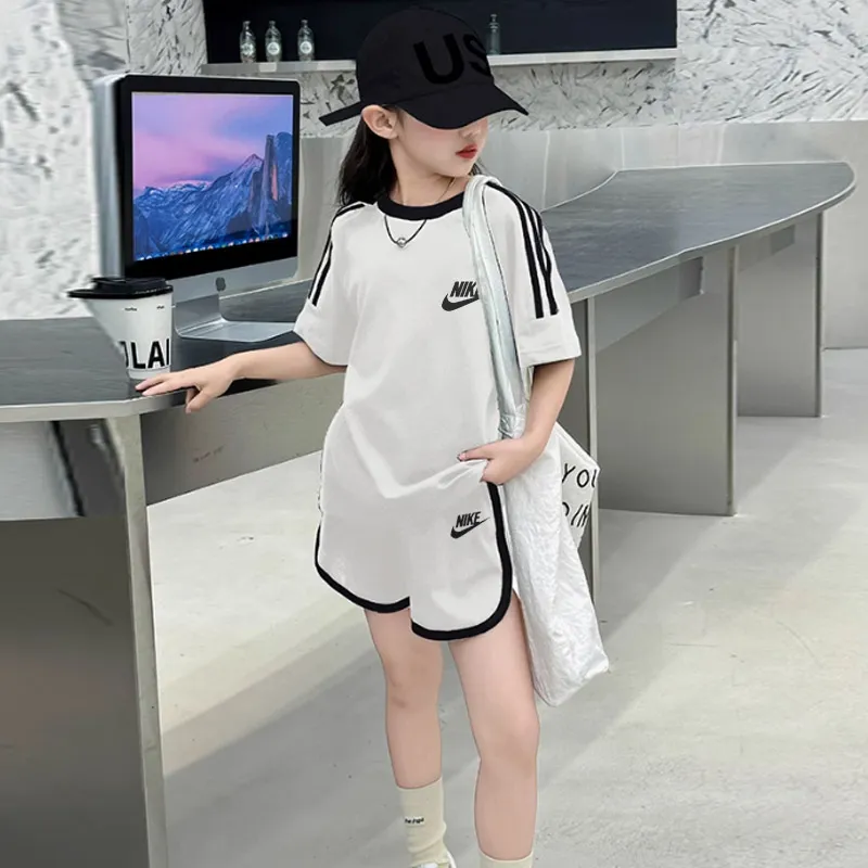 【90-160cm】二点セット 単品注文OK 爆売れ中 スポーティ 女の子 半袖 Ｔシャツ＋ショートパンツ セットアップ