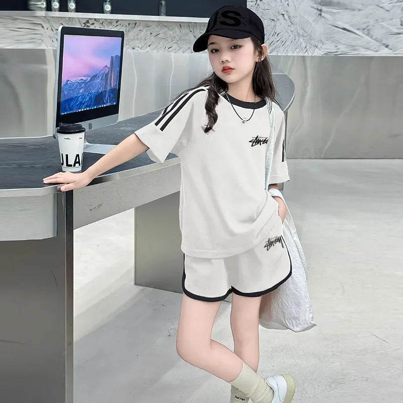 【90-160cm】二点セット 単品注文OK 好感度100％  快適 女の子 半袖 Ｔシャツ＋ショートパンツ セットアップ