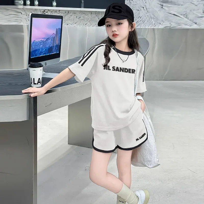 【90-160cm】二点セット 単品注文OK 動きやすさ抜群 カジュアル 女の子 半袖 Ｔシャツ＋ショートパンツ セットアップ