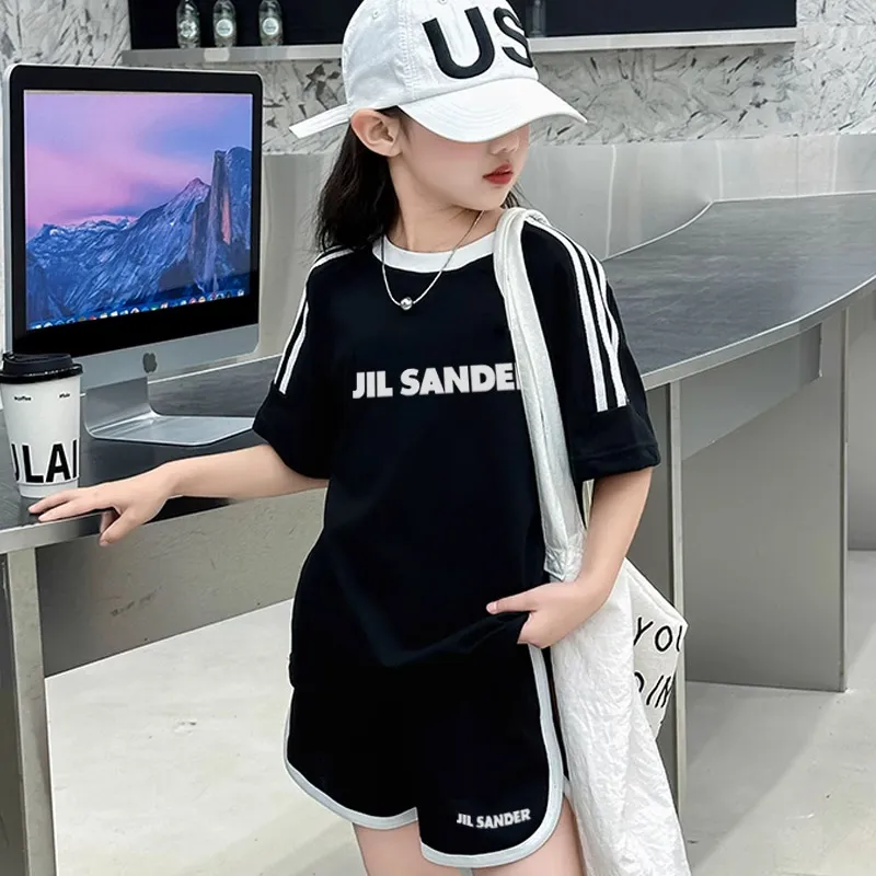 【90-160cm】二点セット 単品注文OK 動きやすさ抜群 カジュアル 女の子 半袖 Ｔシャツ＋ショートパンツ セットアップ