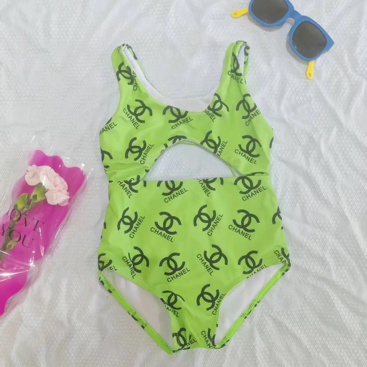 夏にぴったり おしゃれ  動きやすい プリント カラフル キッズ 水着