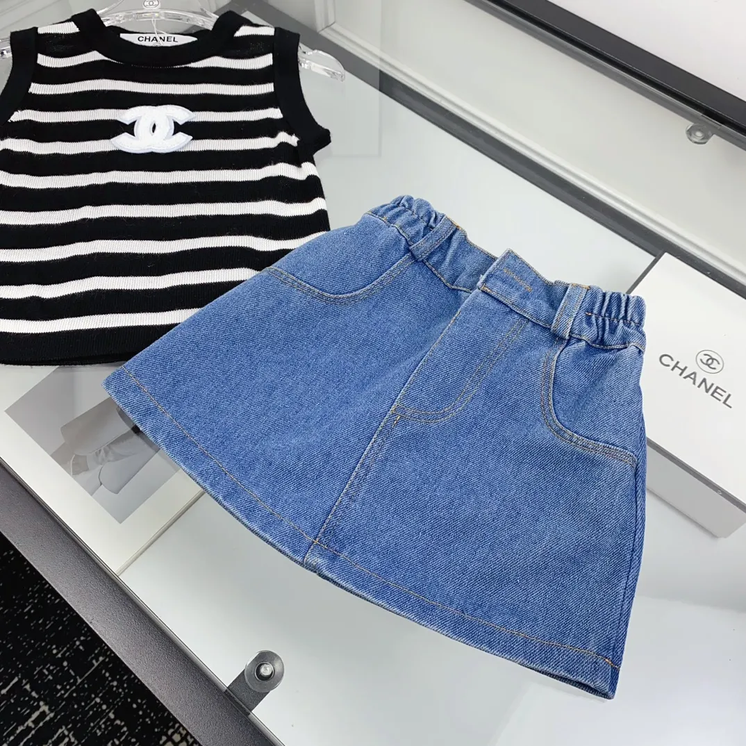 【80-120cm】二点セット トレンド感たっぷり きれいめ 快適 女の子 タンクトップ＋スカート セットアップ