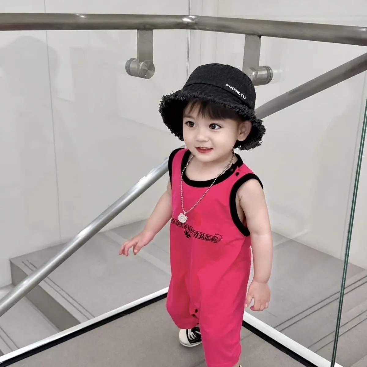 【80-100cm】売り切れ必至 好感度UP スタイリッシュ 着心地抜群 ベビー ロンパース
